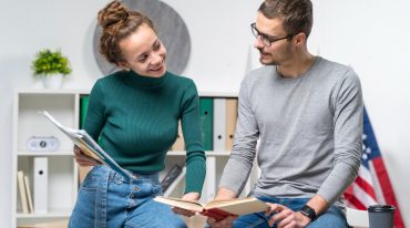 medium-shot-smiley-friends-with-books